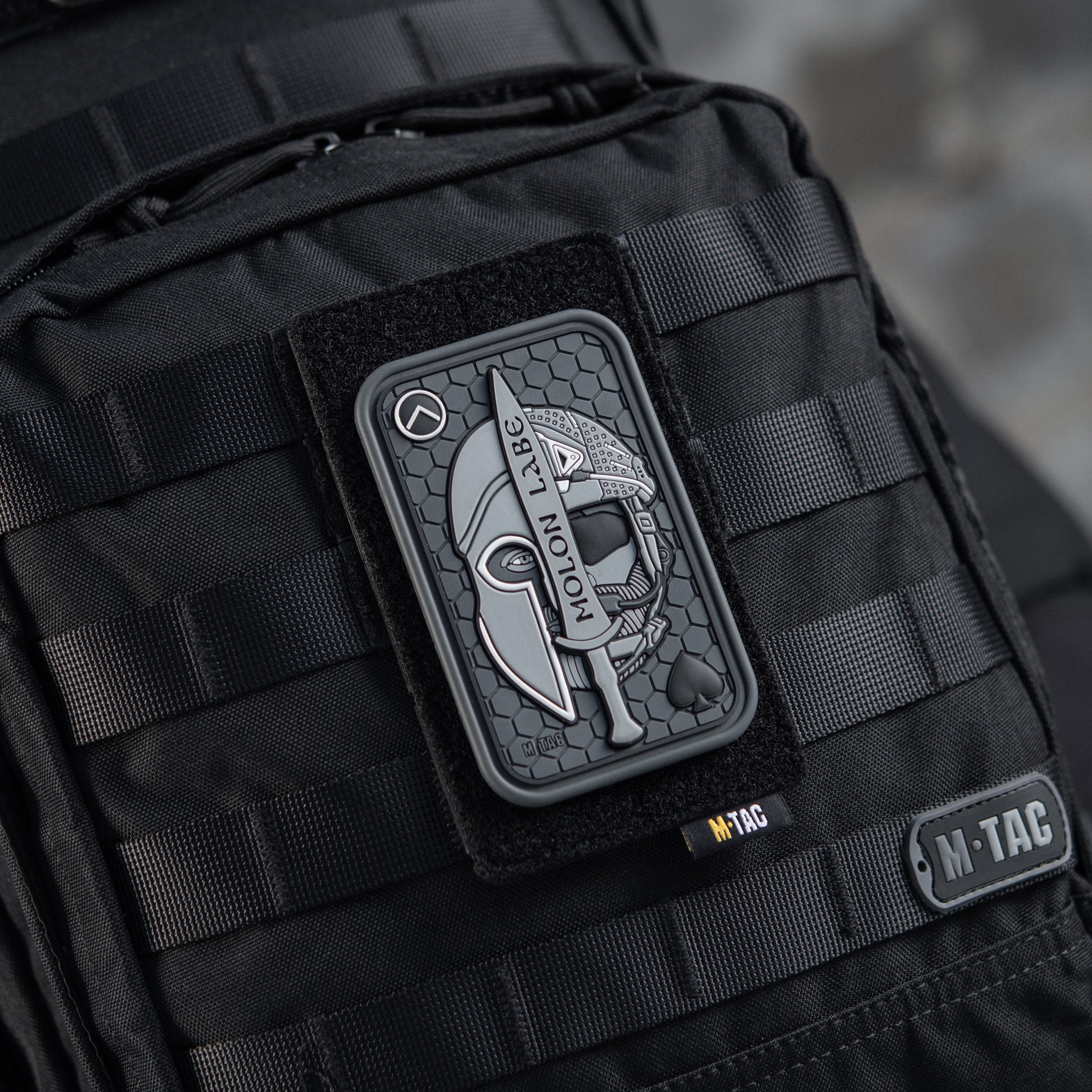 M-Tac нашивка Molon Labe Ace 3D ПВХ сіра M-Tac нашивка Molon Labe Ace 3D ПВХ сіра - Зображення 5