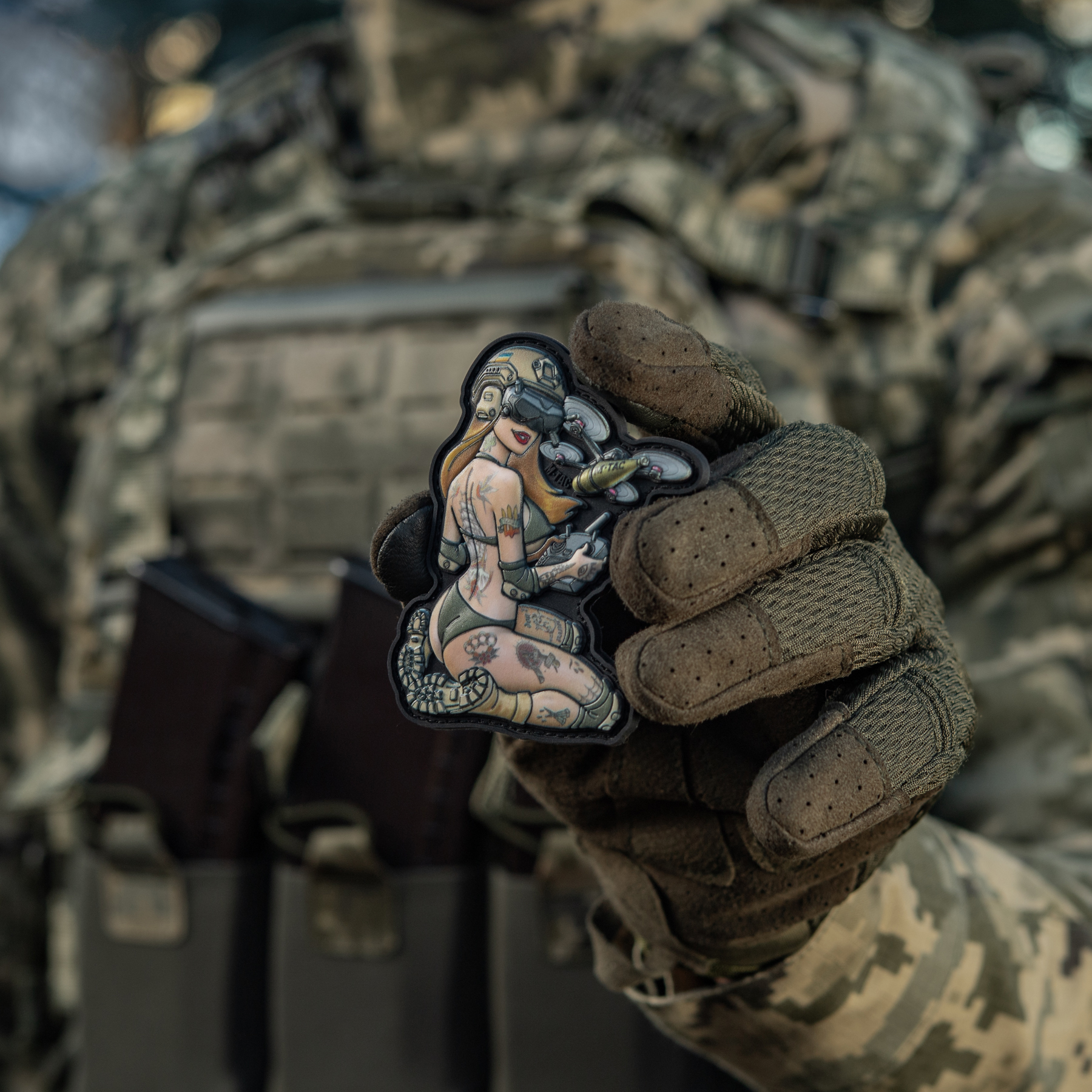 M-Tac нашивка Tactical girl №6 PVC Hooligan Olive V2 M-Tac нашивка Tactical girl №6 PVC Hooligan Olive V2 — изображение 7