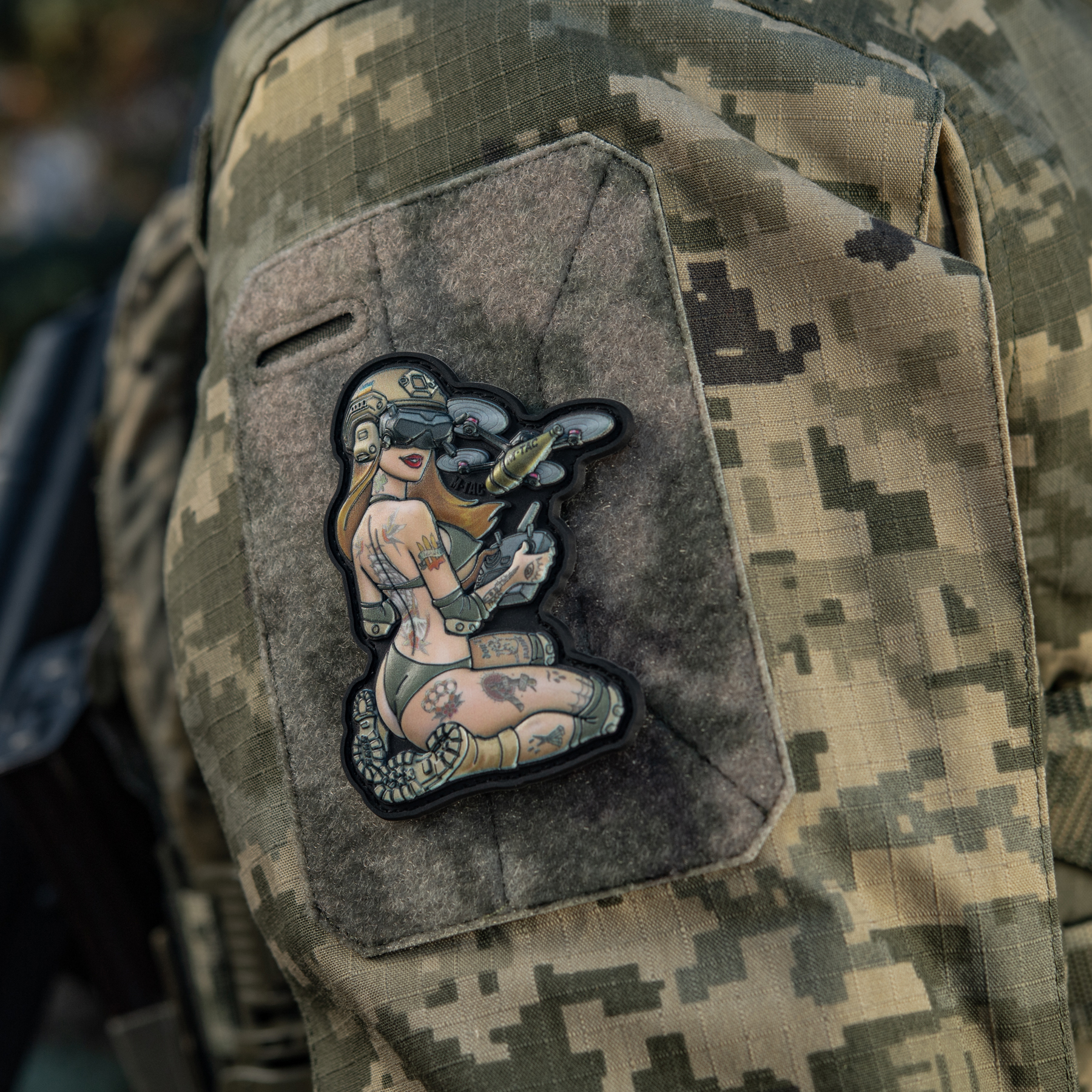 M-Tac нашивка Tactical girl №6 PVC Hooligan Olive V2 M-Tac нашивка Tactical girl №6 PVC Hooligan Olive V2 — изображение 9